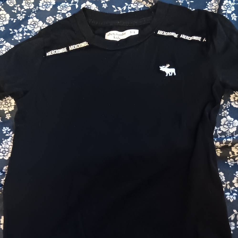 5 little boys tshirts